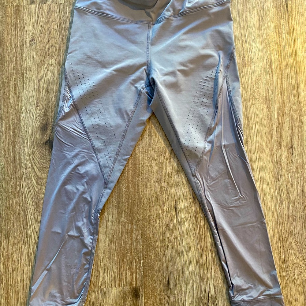 Nike running capri legging. Size Medium